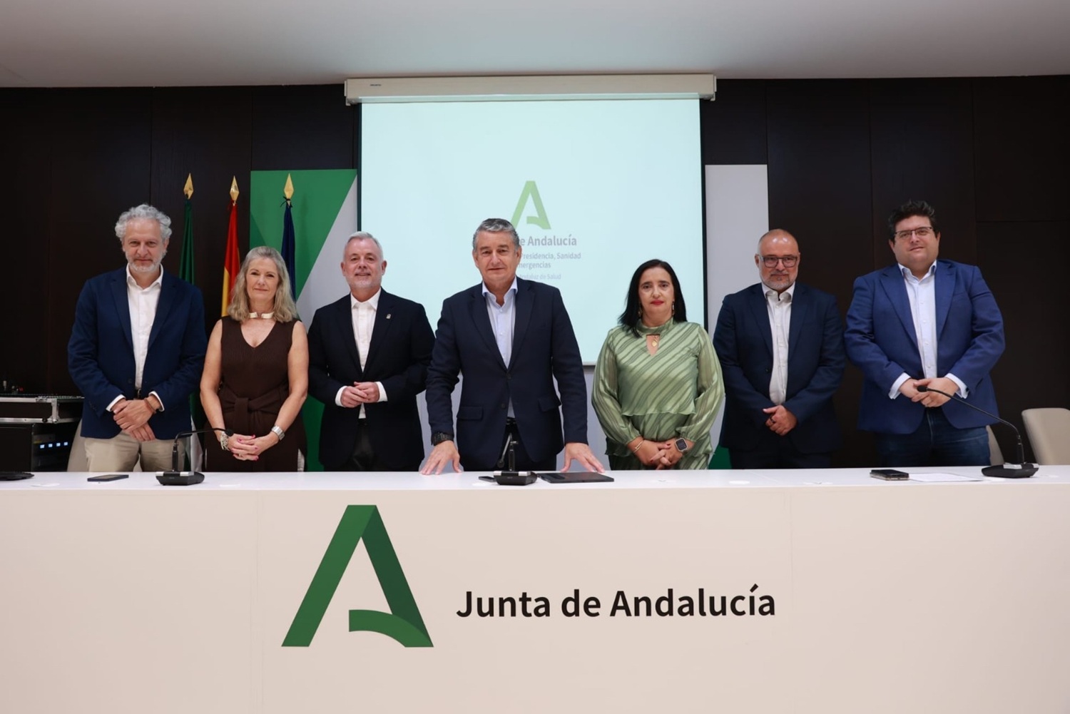 Andalucía releva la cúpula del SAS con María de los Ángeles García al frente