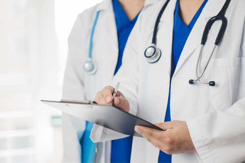 El Foro de Médicos de Atención Primaria se muestra contrario a la contratación de médicos sin la especialidad vía MIR