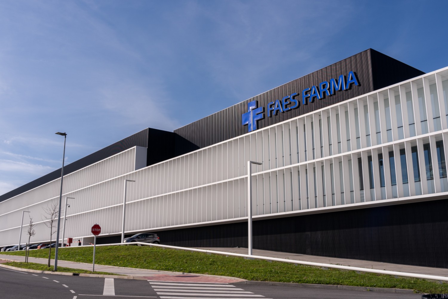 Faes anuncia la compra de la portuguesa Laboratorios Edol por 75 millones de euros
