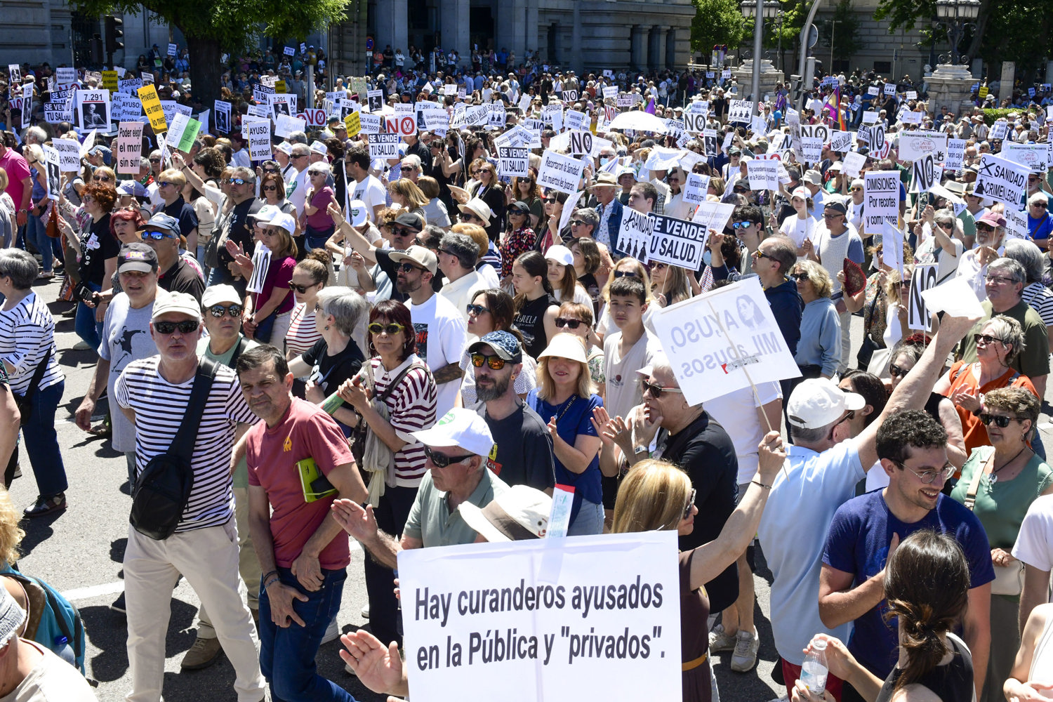 Miles de personas claman en Madrid por una sanidad más pública y con mayor presupuesto